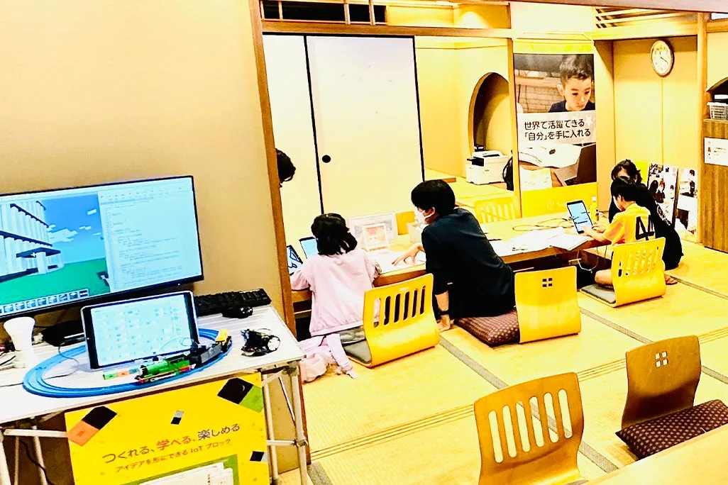 作品づくりや発表に取り組みやすい明るい校舎