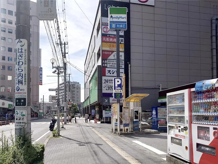 4.ファミリーマートを右手に