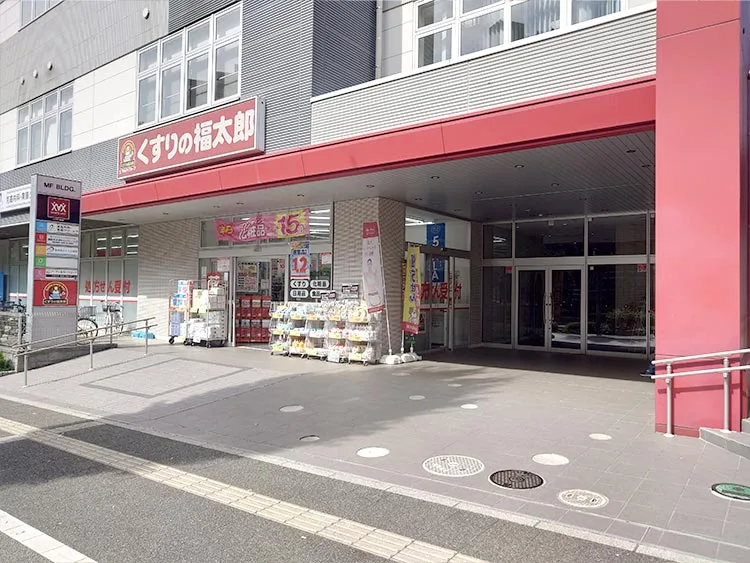 7.建物の入口へ