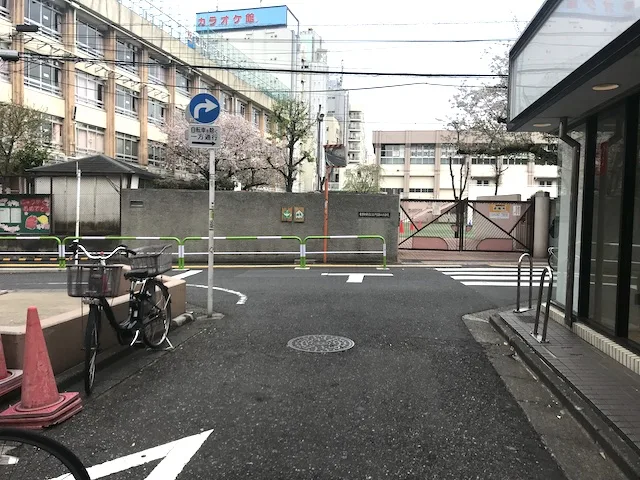 3.右折