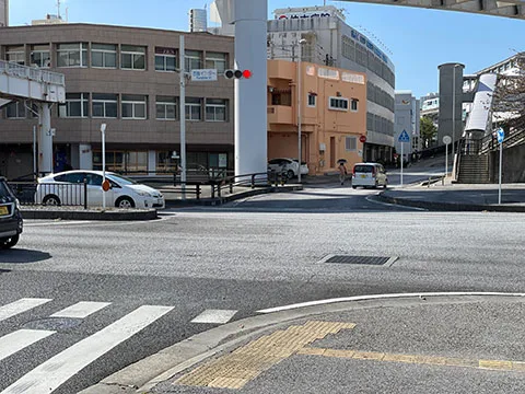 2.交差点を直進
