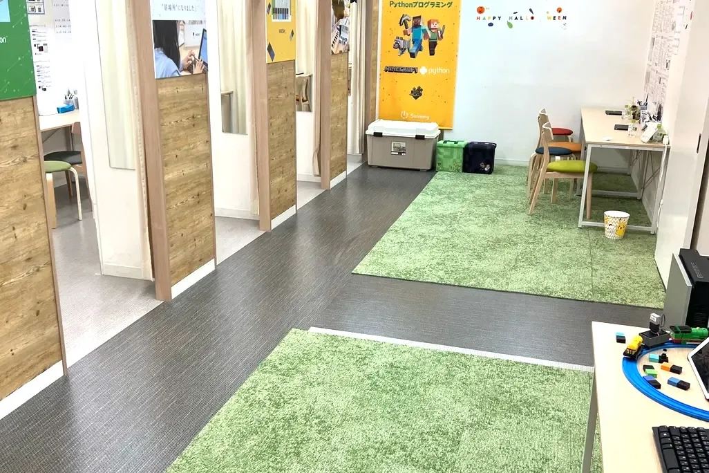 作品づくりや発表に取り組みやすい明るい校舎